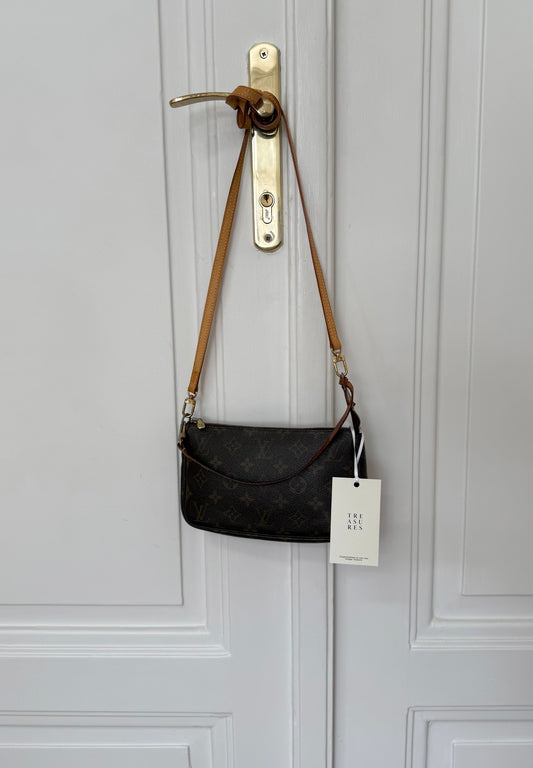 LV POCHETTE 304