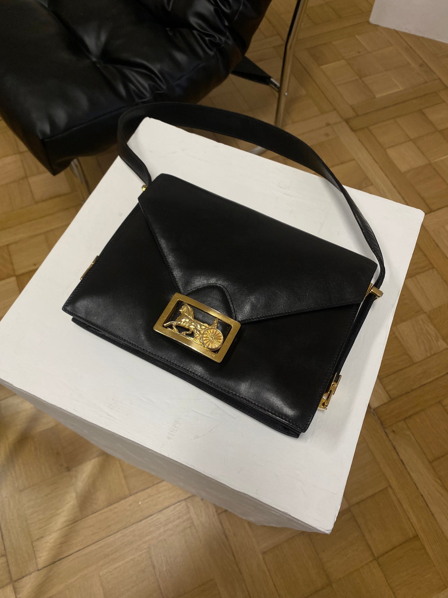 CELINE 70s HORSE CARRIAGE CALFSKIN SHOULDER BAG