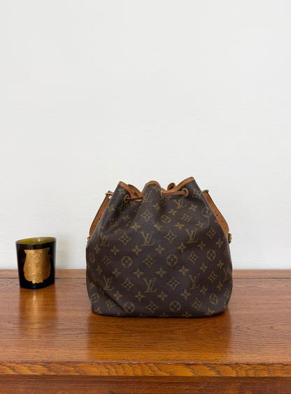 LV PETIT NOÉ MONOGRAM BUCKET BAG