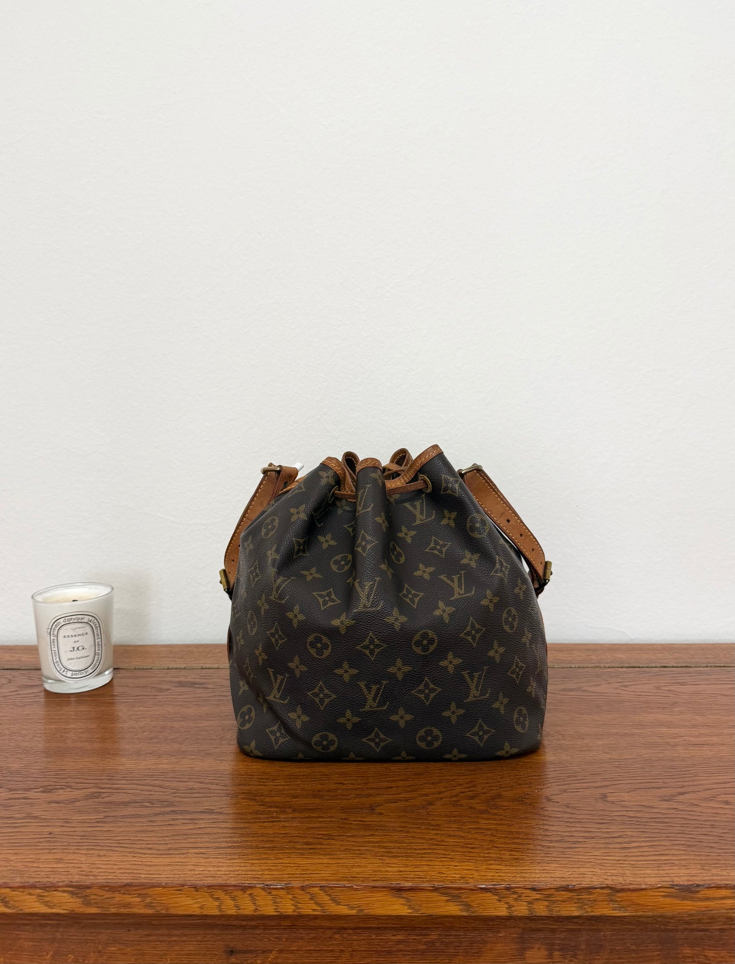 LV PETIT NOÉ MONOGRAM BUCKET BAG 318