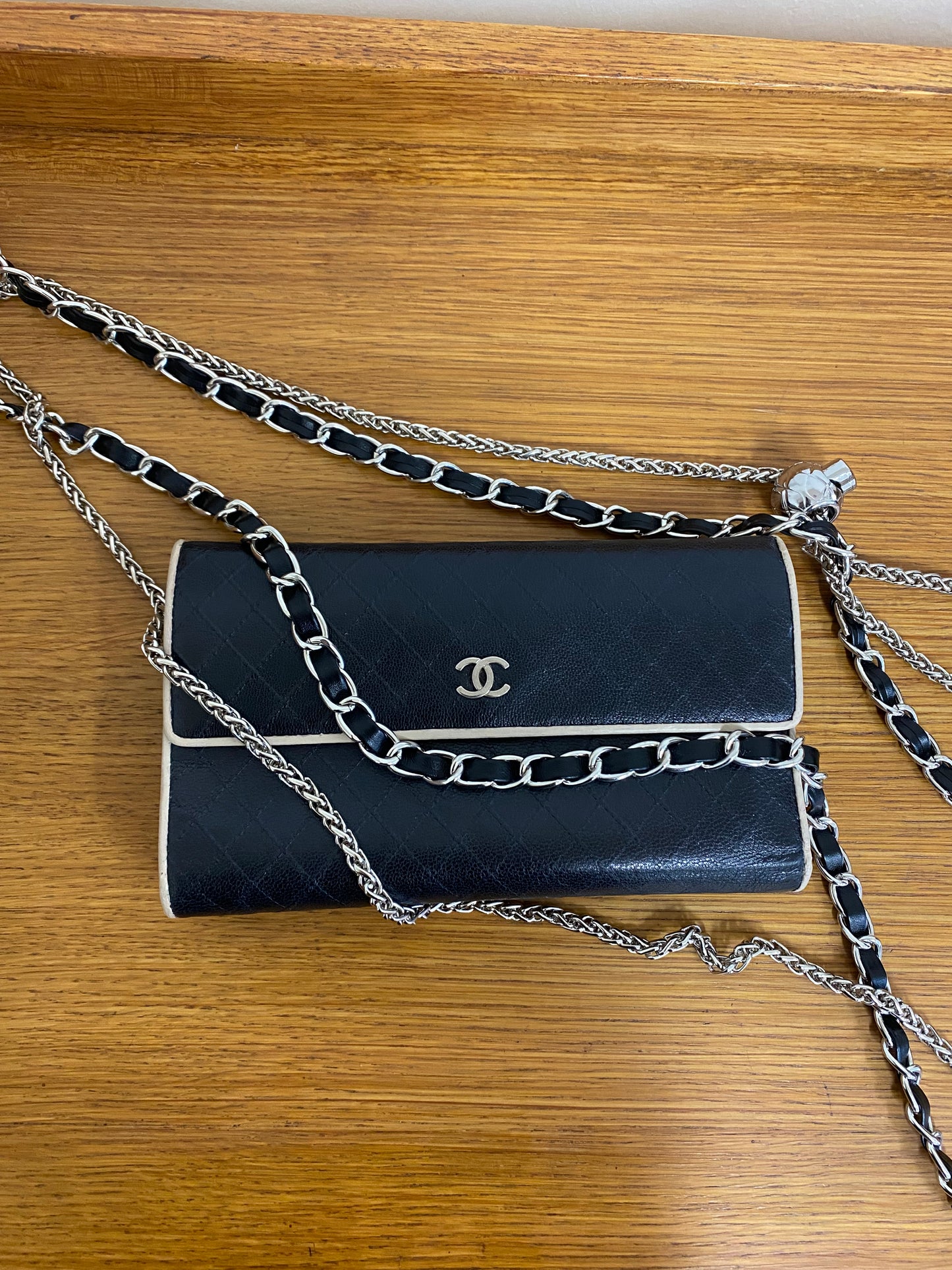 CHANEL QUILTED WALLET BLACK/BEIGE SERIES 11