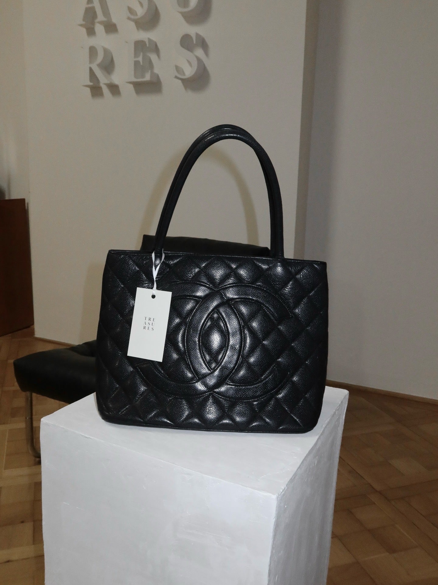 CHANEL CAVIAR MEDALLION TOTE