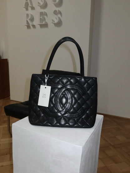 CHANEL CAVIAR MEDALLION TOTE