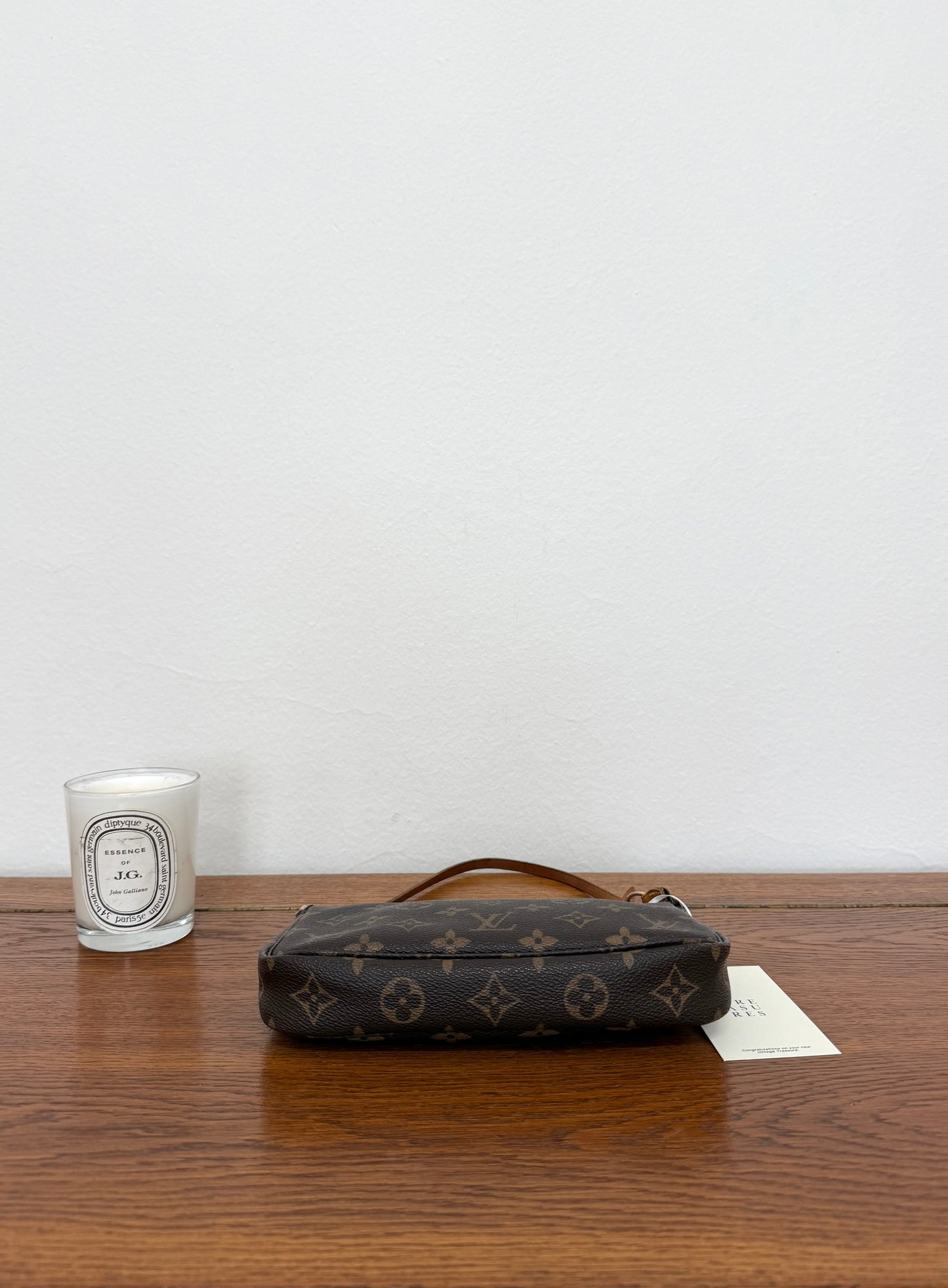 LV POCHETTE 302