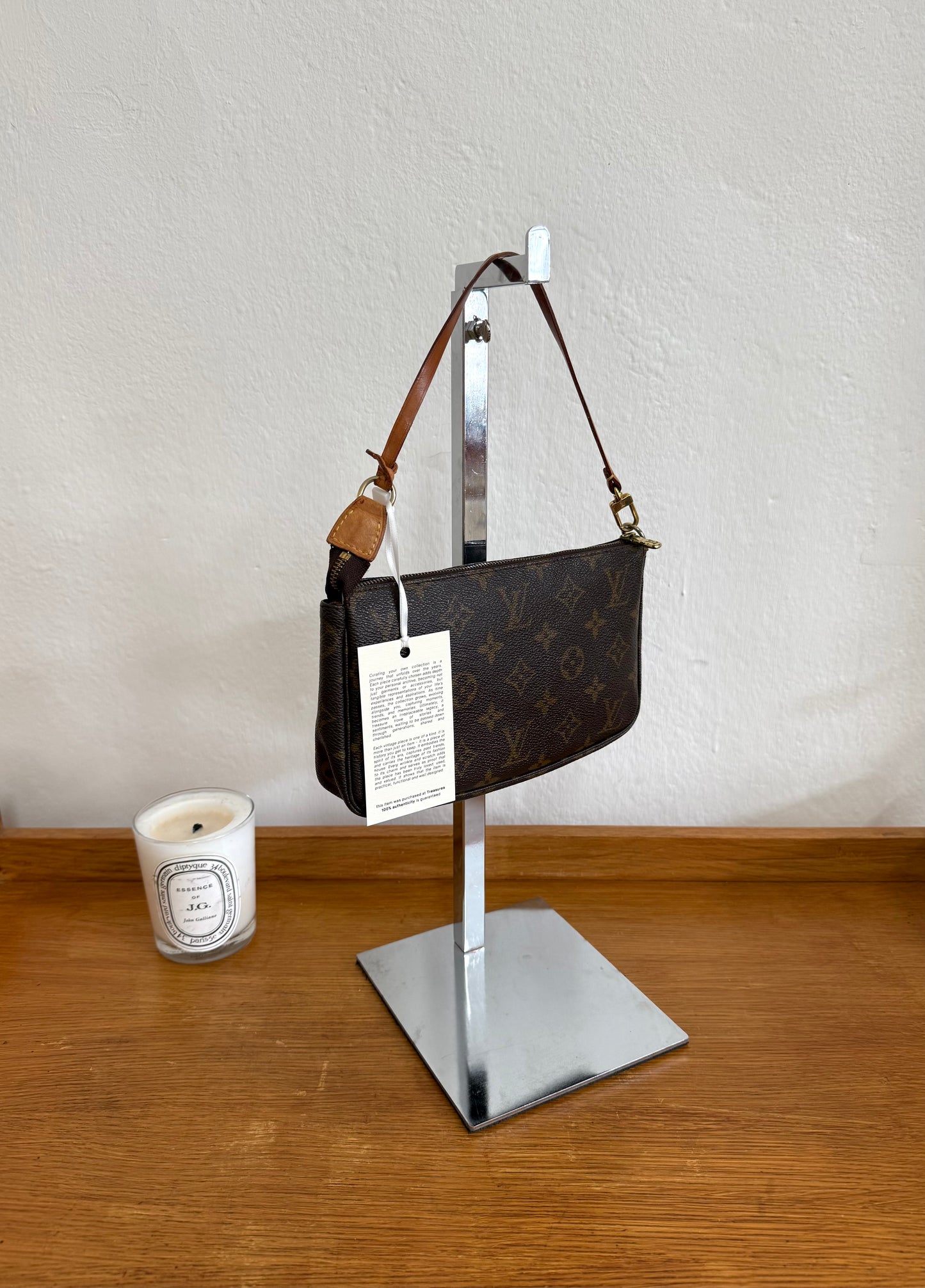 LV POCHETTE 272
