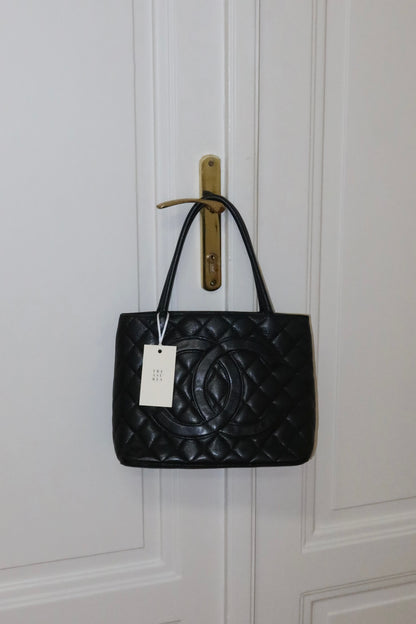 CHANEL CAVIAR MEDALLION TOTE