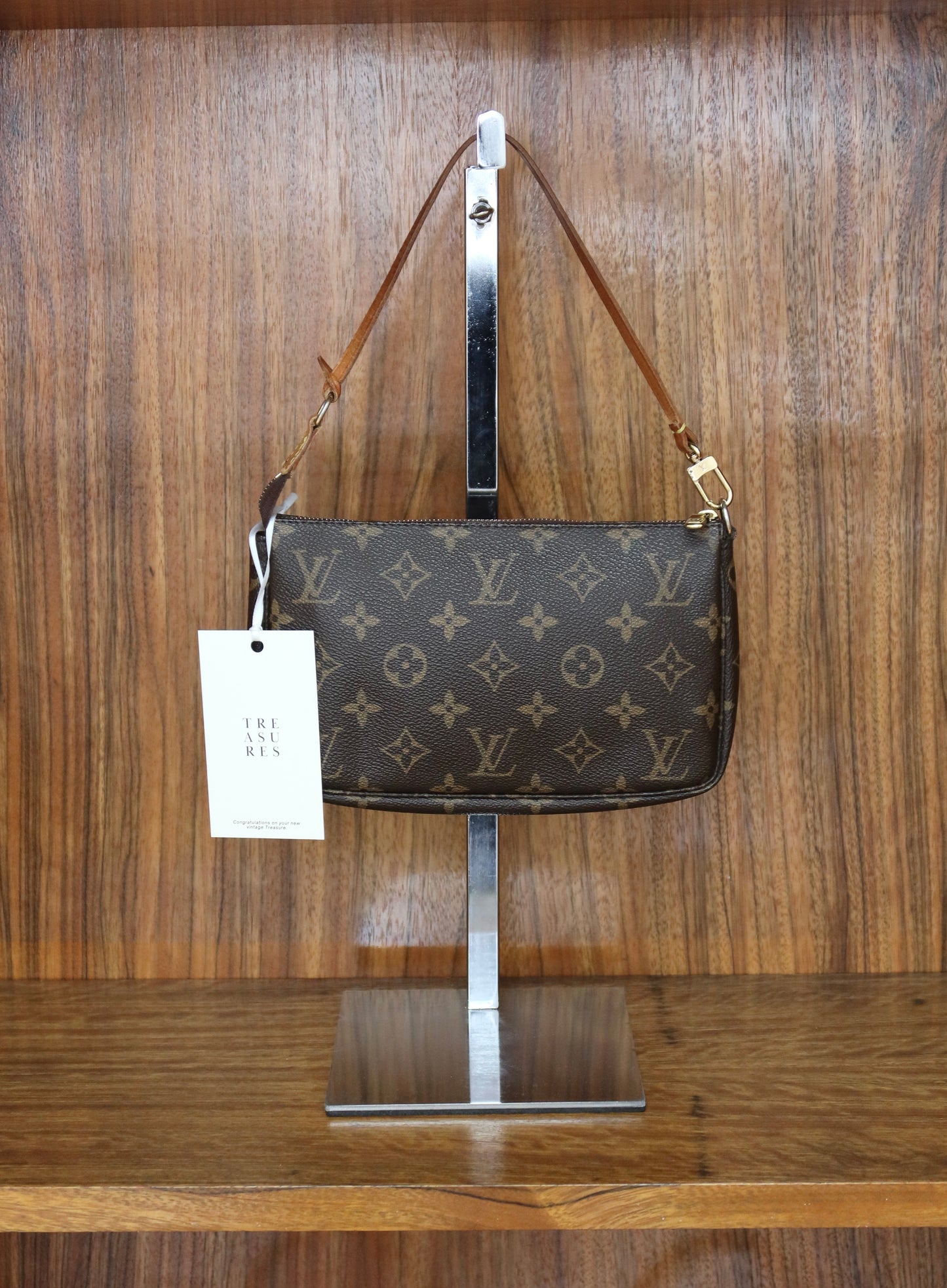 LV POCHETTE 302