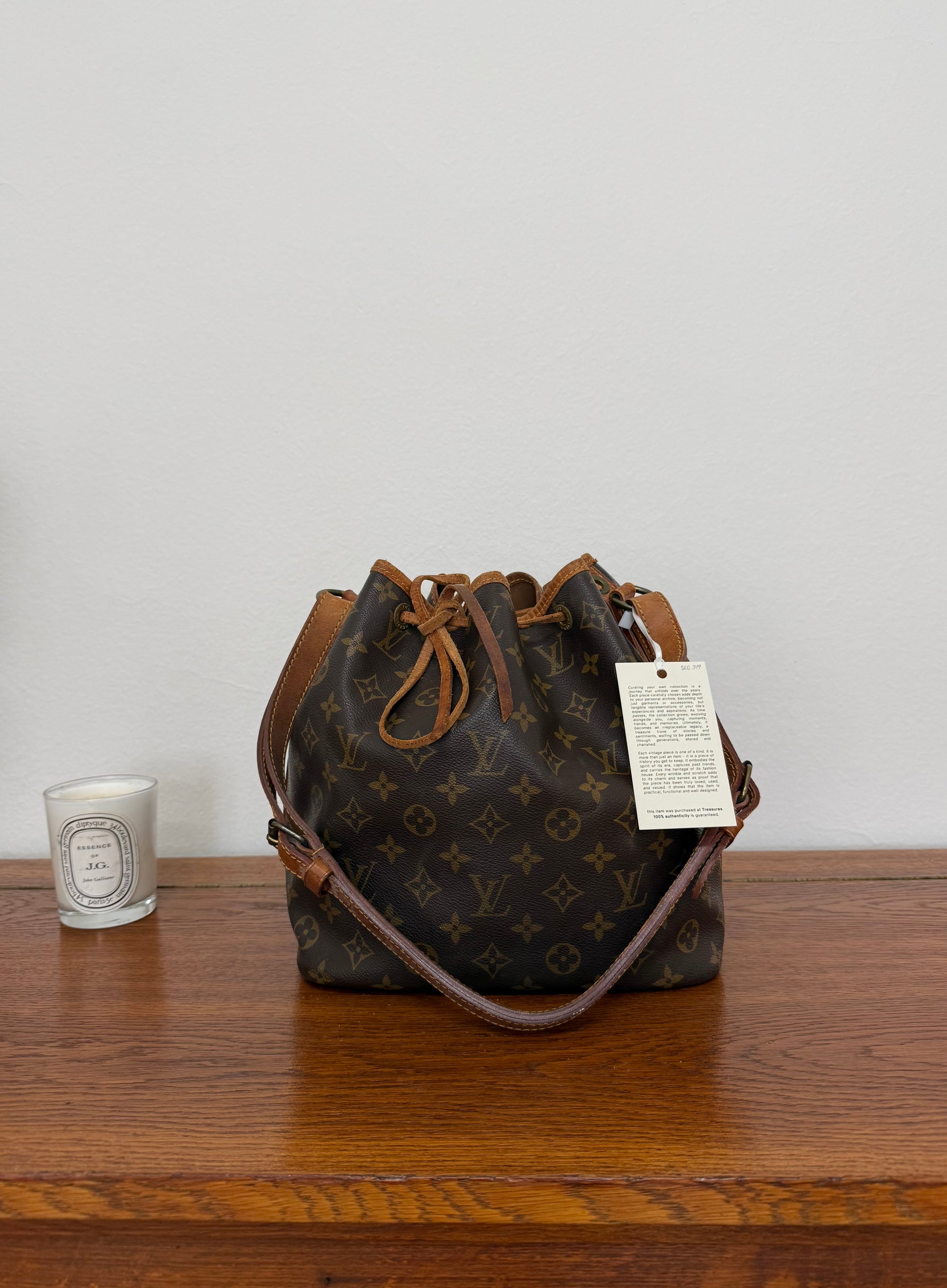 LV PETIT NOÉ MONOGRAM BUCKET BAG 319