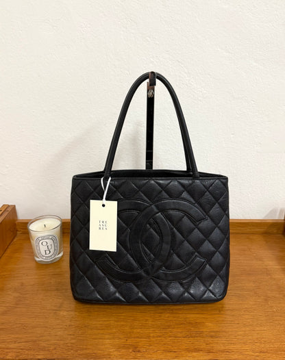 CHANEL CAVIAR MEDALLION TOTE