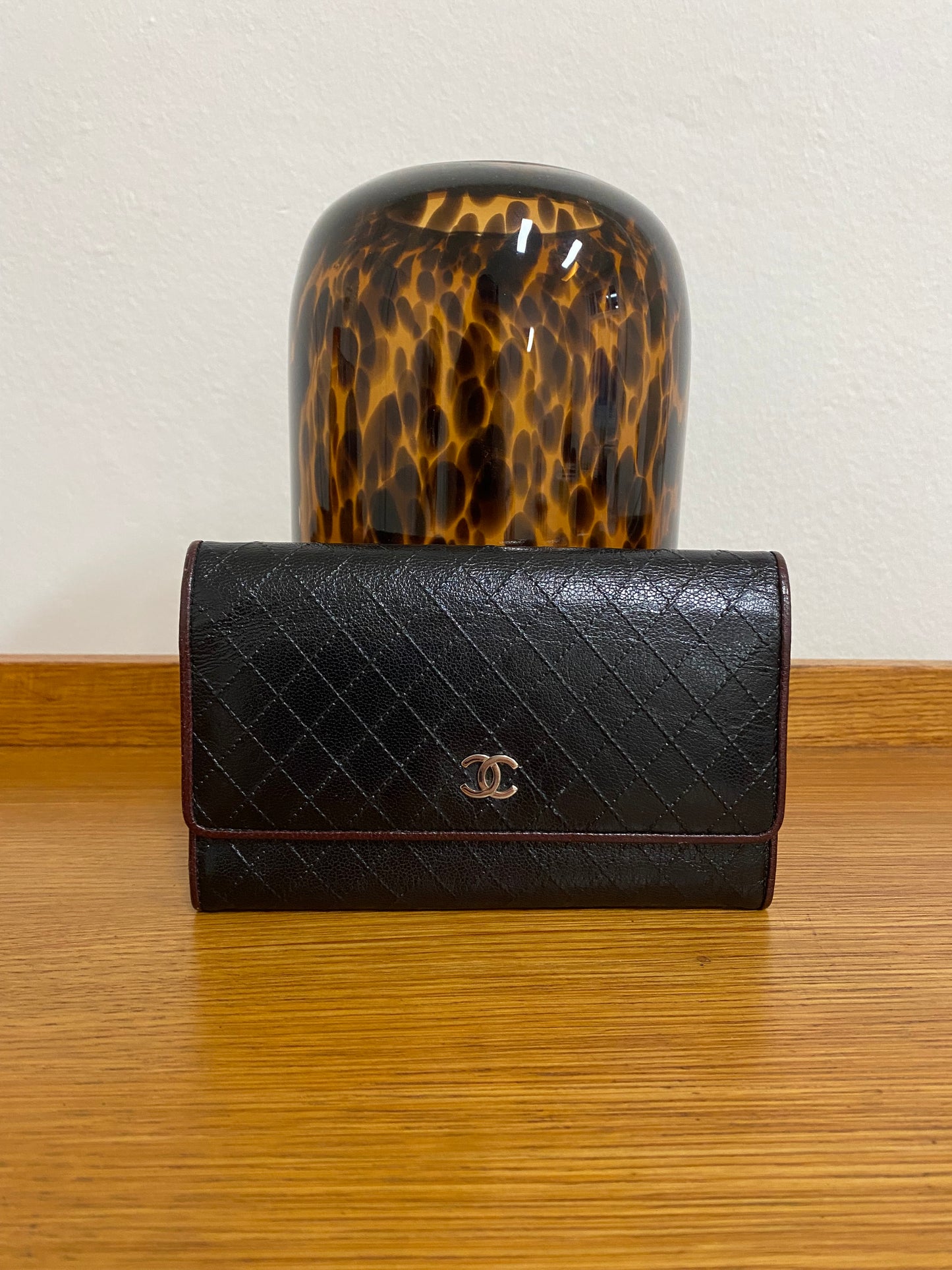 CHANEL QUILTED WALLET BLACK/BURGUNDY SMALL