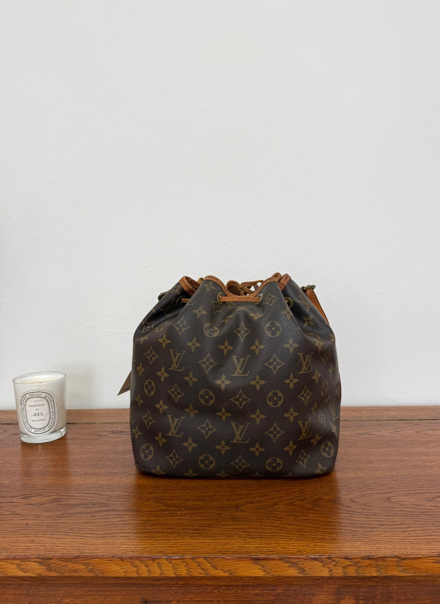 LV PETIT NOÉ MONOGRAM BUCKET BAG 319