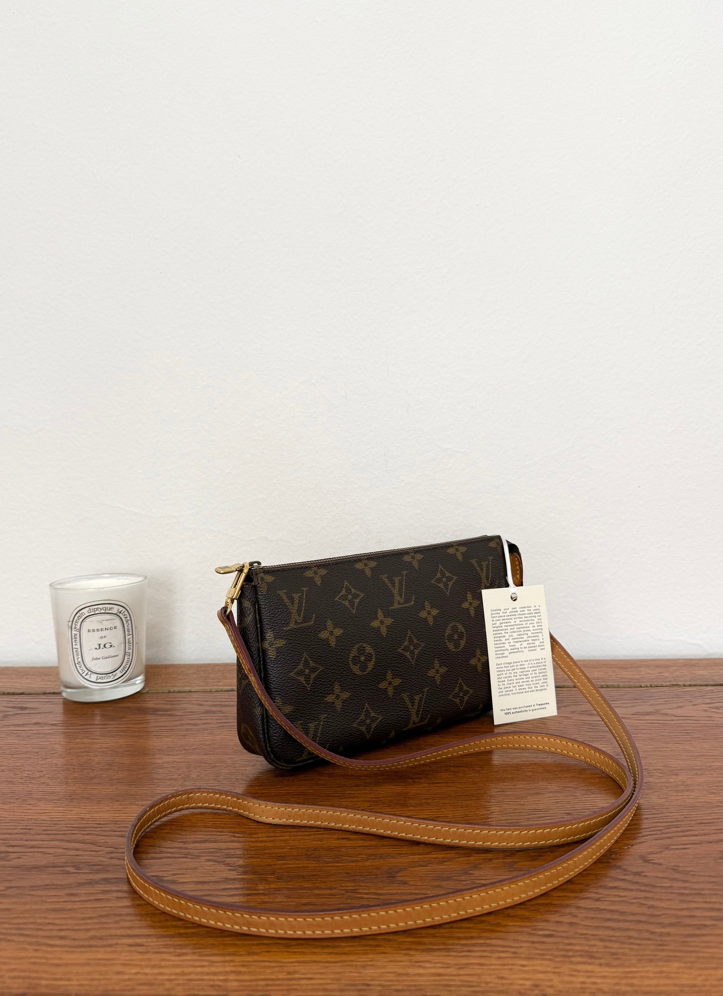 LV POCHETTE