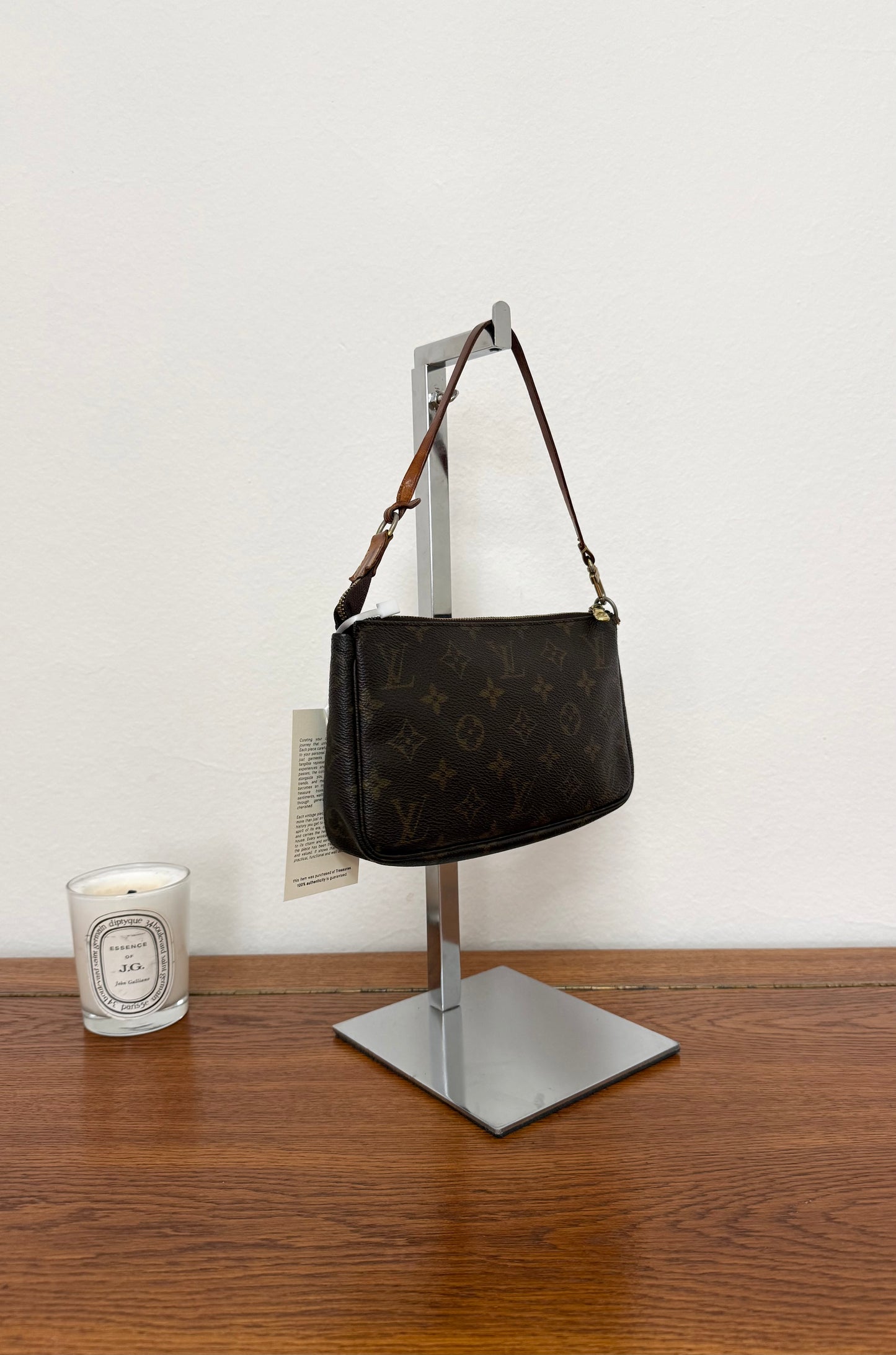 LV POCHETTE 304