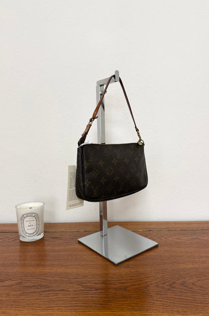 LV POCHETTE 304