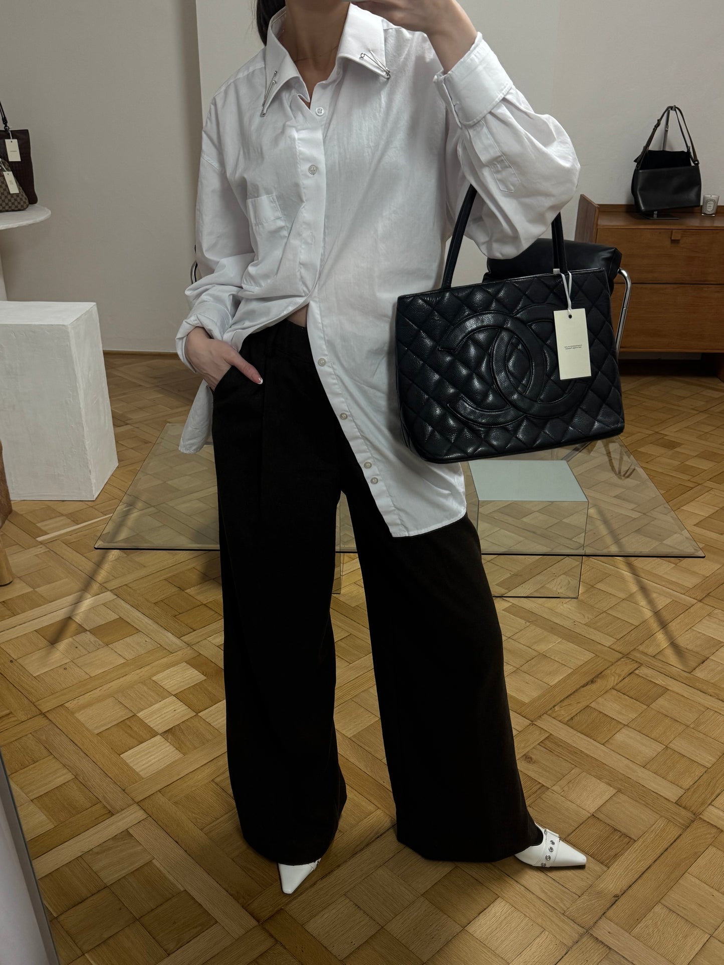 CHANEL CAVIAR MEDALLION TOTE