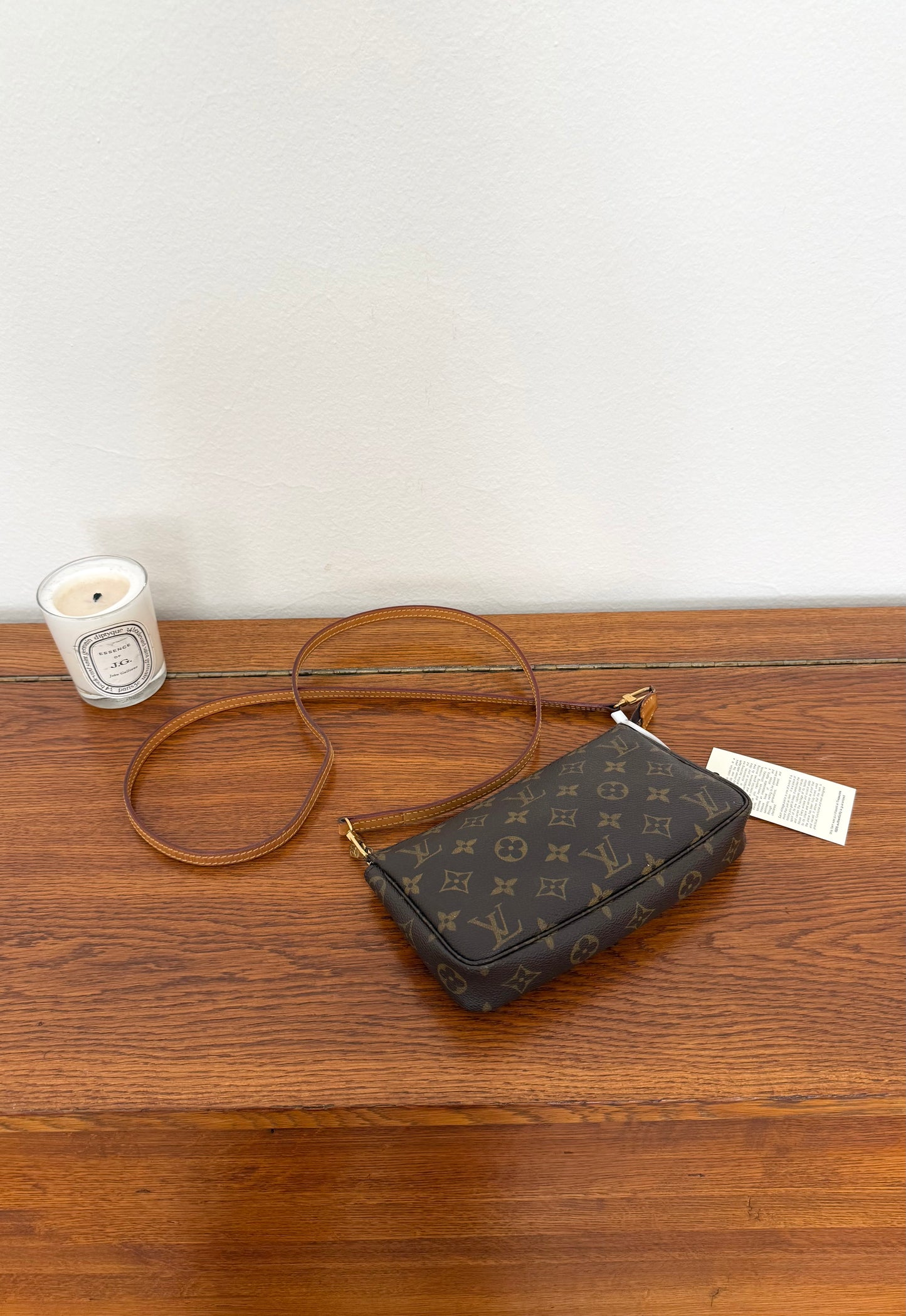 LV POCHETTE