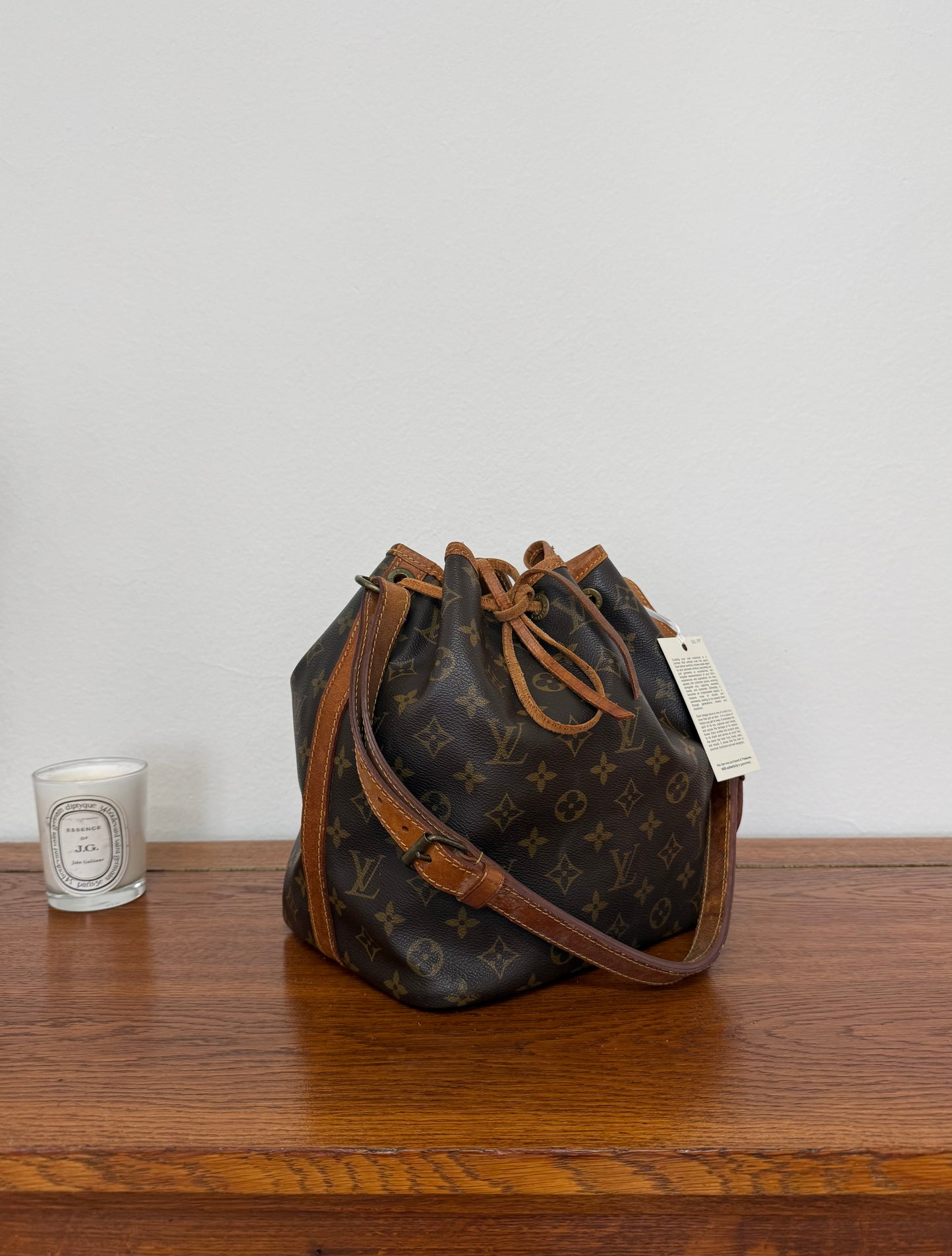 LV PETIT NOÉ MONOGRAM BUCKET BAG 319