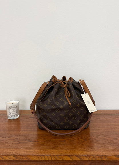 LV PETIT NOÉ MONOGRAM BUCKET BAG 318