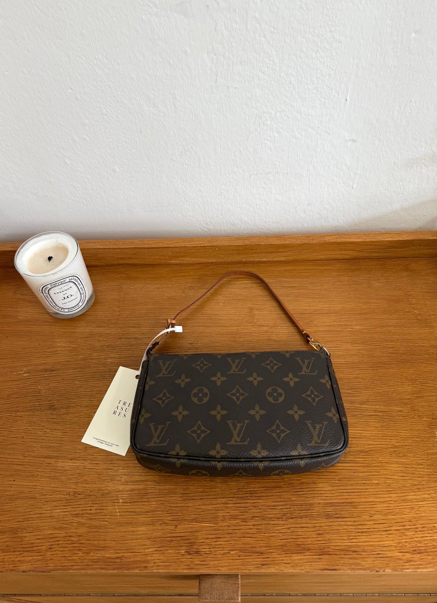 LV POCHETTE 272