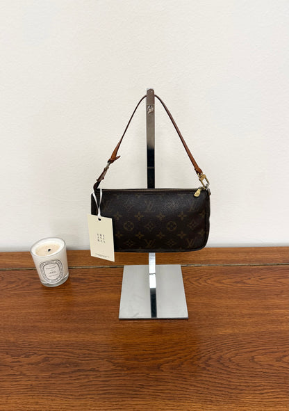 LV POCHETTE 304