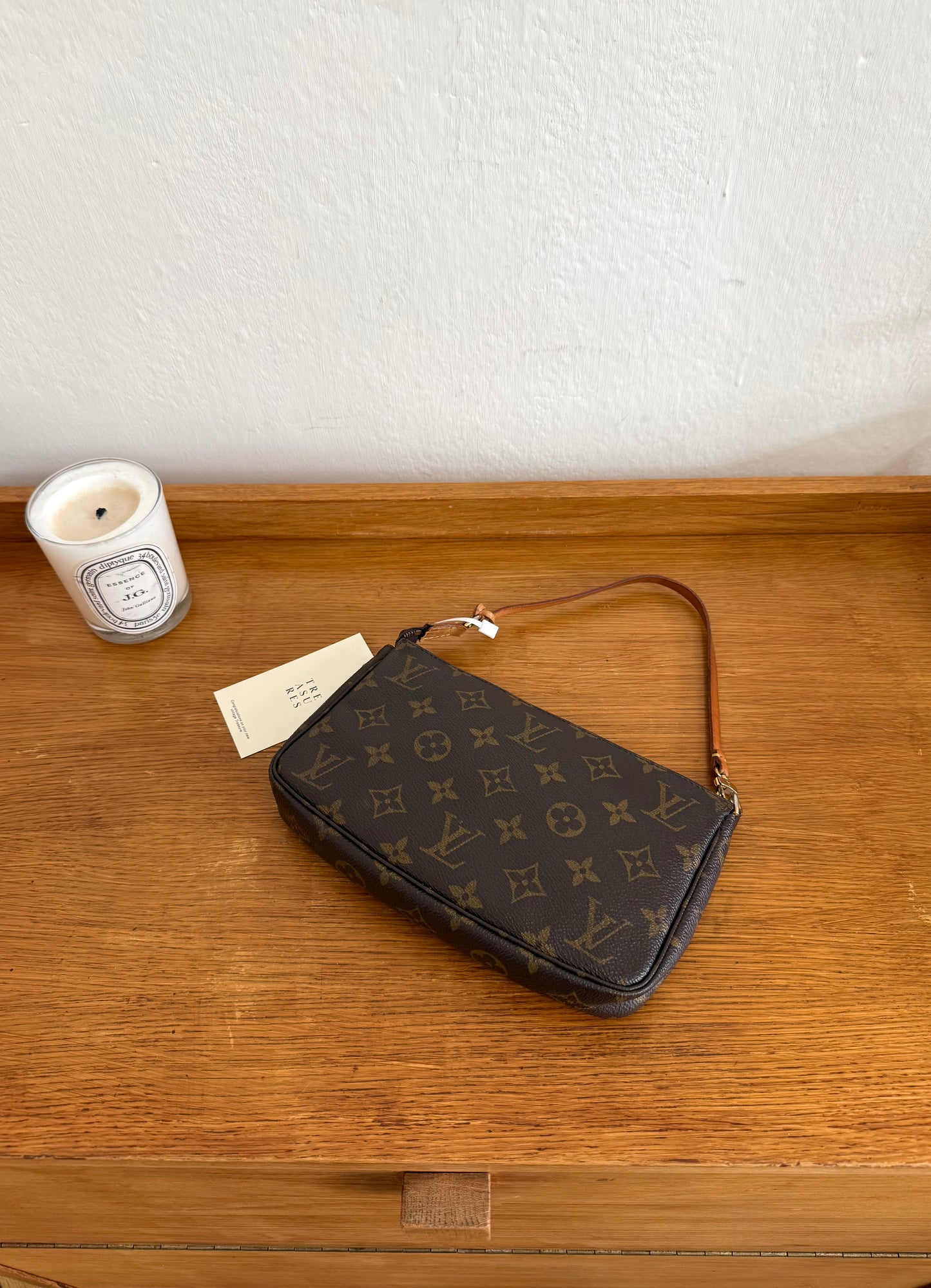 LV POCHETTE 272