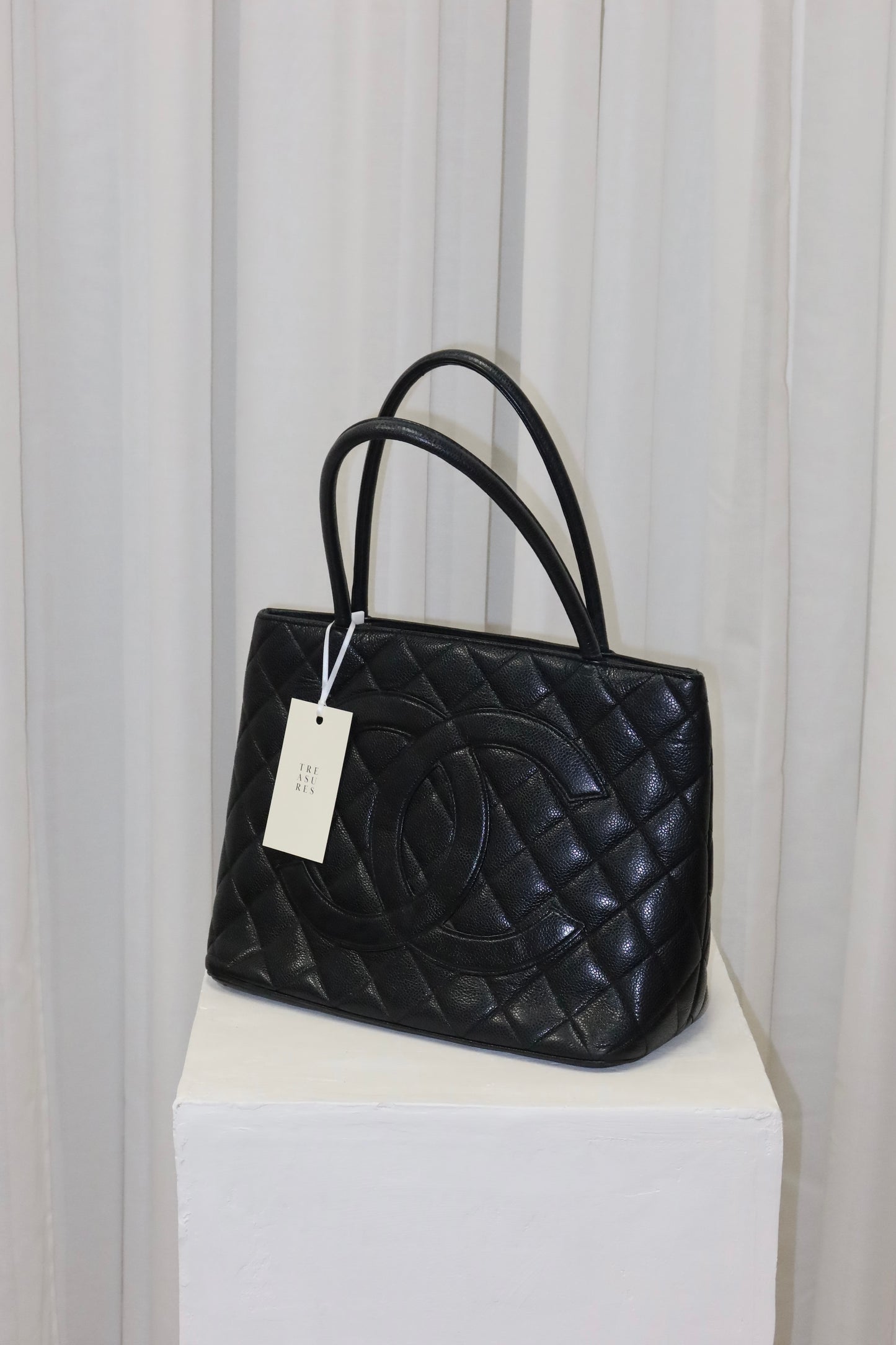 CHANEL CAVIAR MEDALLION TOTE