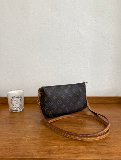 LV POCHETTE