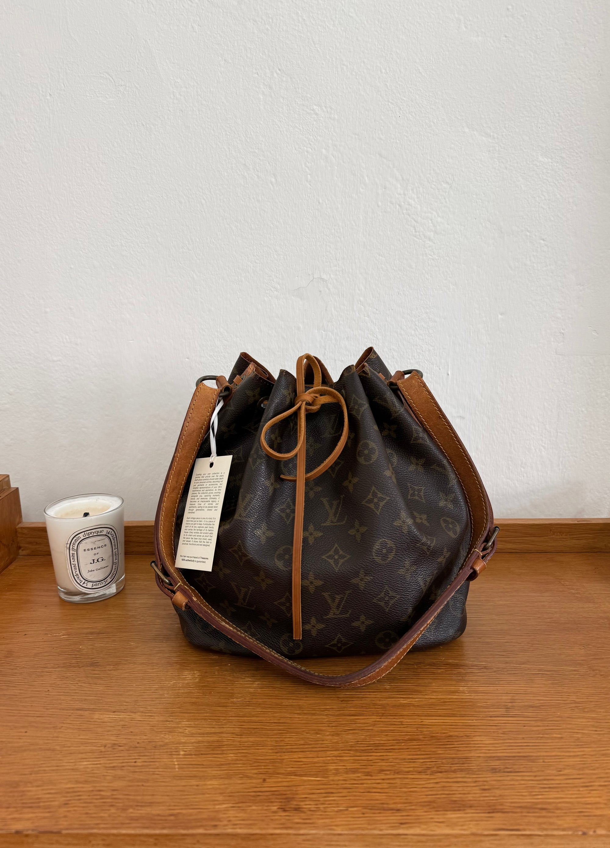 LV PETIT NOÉ MONOGRAM BUCKET BAG