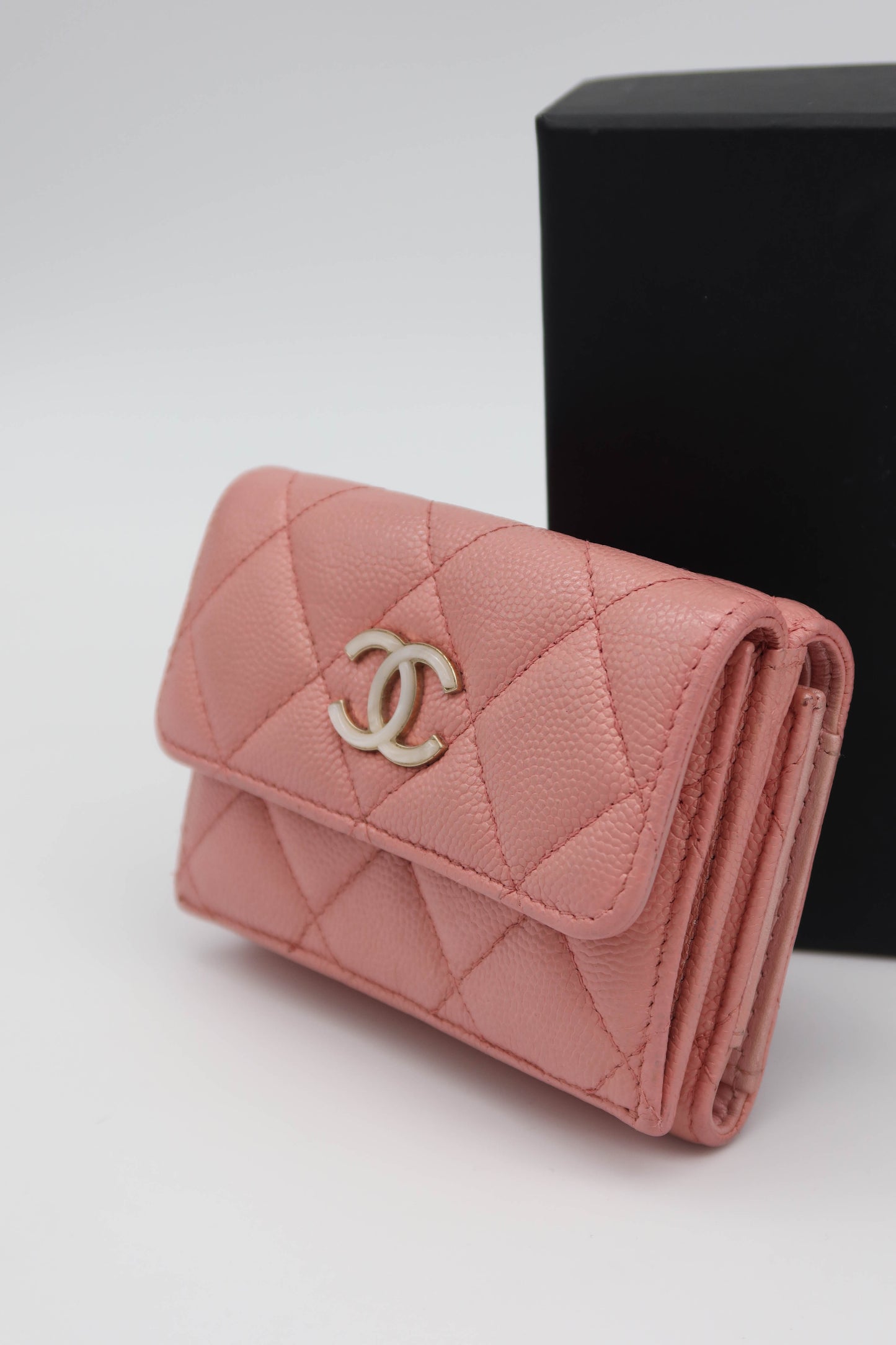 CHANEL 2019 CAVIAR PEARL PINK WALLET