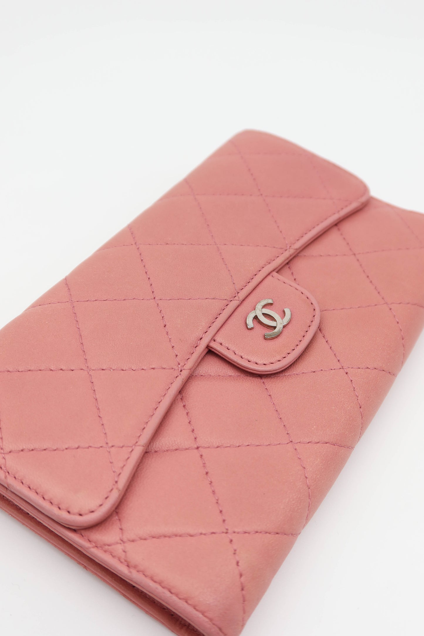 CHANEL 2006-2008 CLASSIC WALLET PINK